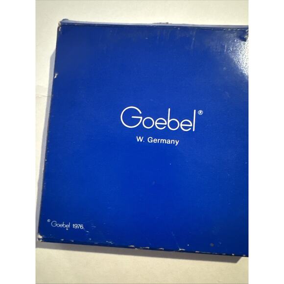 Hummel Goebel 4” Collector’s Club Member Plate/Coaster/Medallion, 1976 - Picture 5 of 7